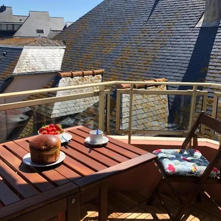Bright And Quiet Nest With Terrace Near Beaches Apartman *